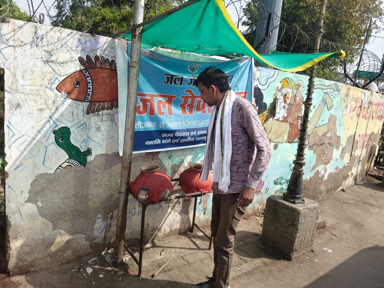 Even the water-tap is thirsty, passers-by are gasping.