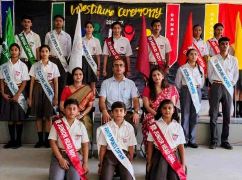 फोटो-27- सेठ आनंदराम जयपुरिया स्कूल में अलंकरण समारोह में मौजूद नव-निर्वाचित छात्र परिषद के सदस