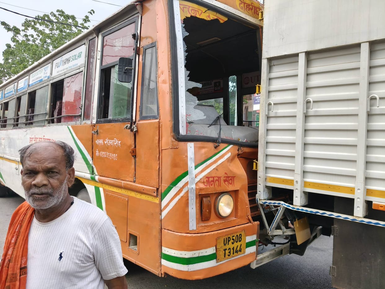 Roadways bus collides with truck due to brake failure, 30 passengers survive