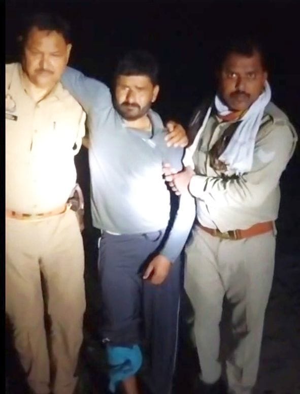 Animal smuggler shot in encounter, arrested