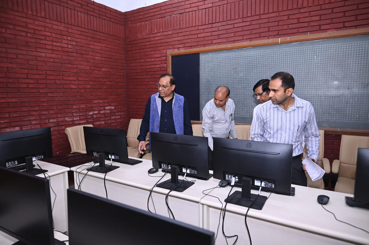 The Vice Chancellor inspected the preparations for the new session.