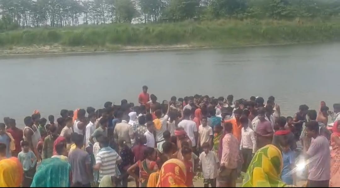 नहाने गए तीन दोस्त डूबे एक की मौत