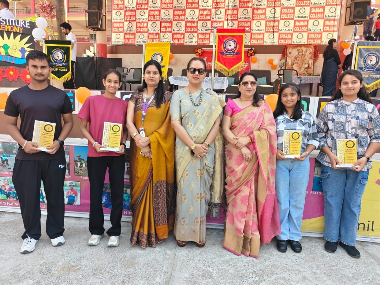 Scholars International School felicitates meritorious students of class 12th