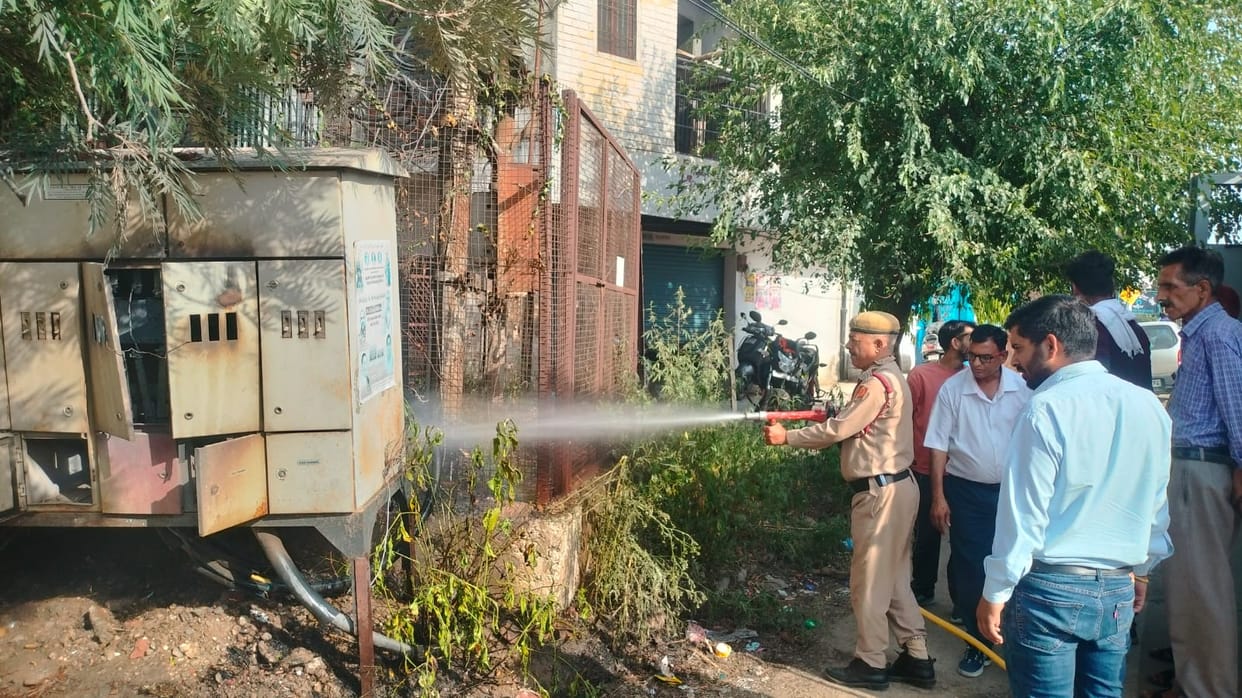 Fire broke out in the transformer, causing panic.