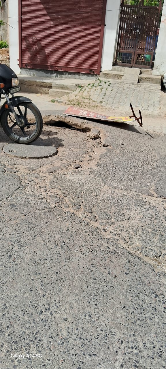 Listen to my voice: Broken roads cause accidents, demand for immediate repair