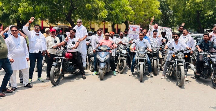 Medical store operators shut their shops in protest against online drug sales.