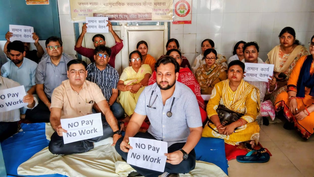 Doctors sit on strike, patients wander for treatment