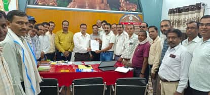 Service Books of Hundreds of Teachers in Kabirdham Have Not Been Audited to Date