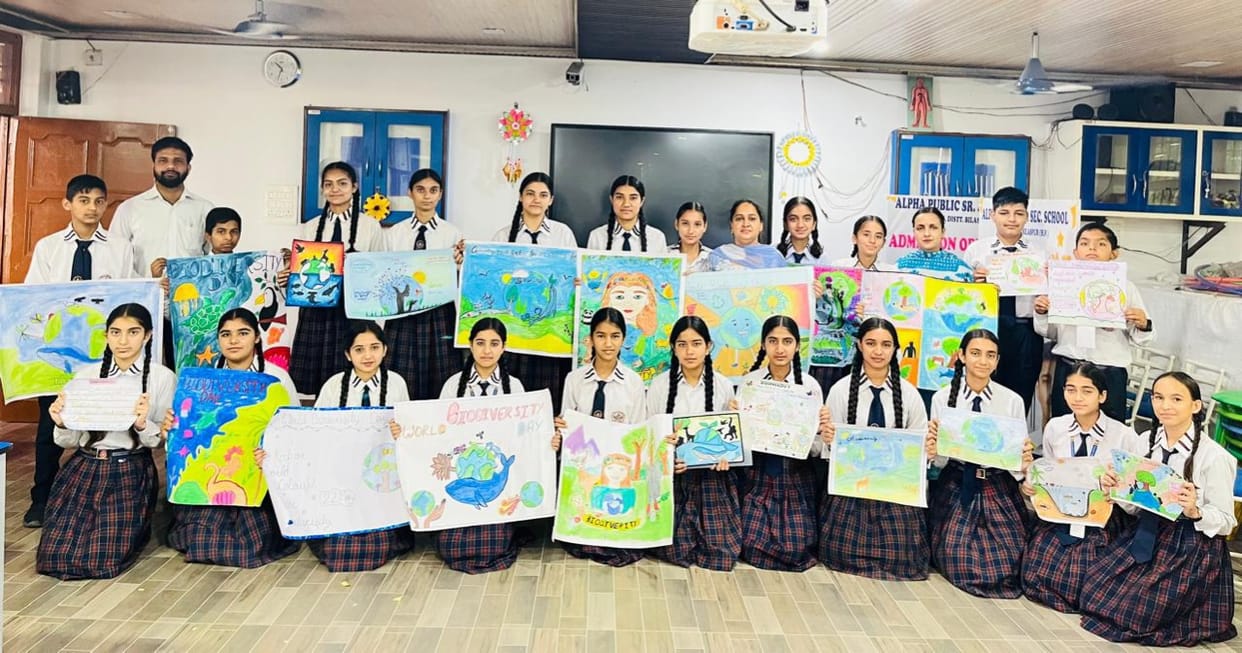 On International Biodiversity Day, students gave the message of environmental protection.