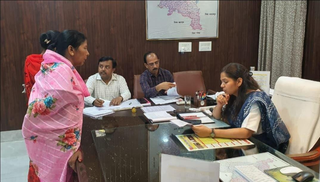 Resolve complaints and submit report: DM