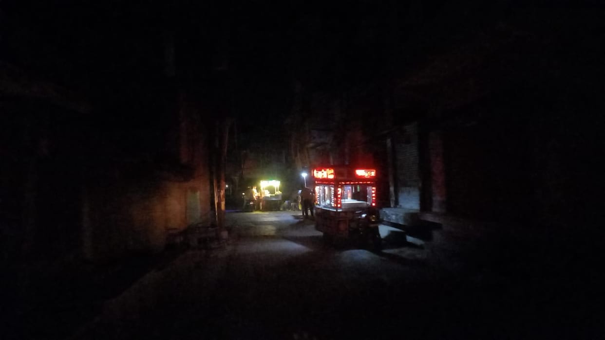 Power cuts in the scorching heat and sunshine have left people sweating.