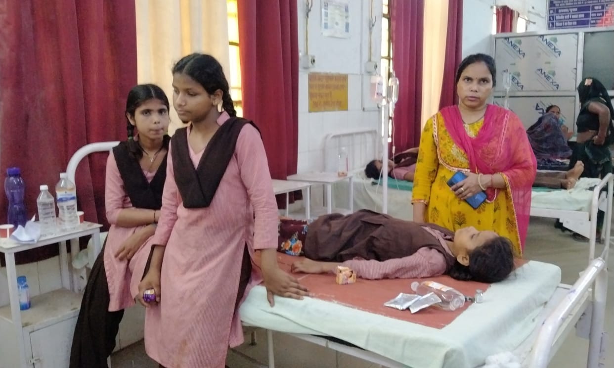 Eight girl students' health deteriorated due to heat