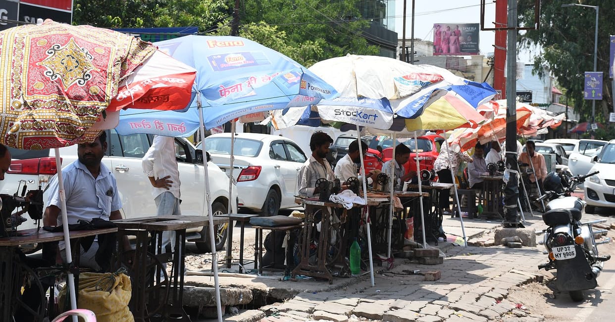 The mercury in the capital is now close to 44 degrees, Thursday is the hottest day.