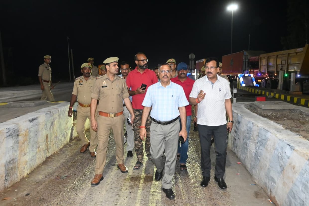 Heavy vehicles will not ply on the old Yamuna bridge from today.