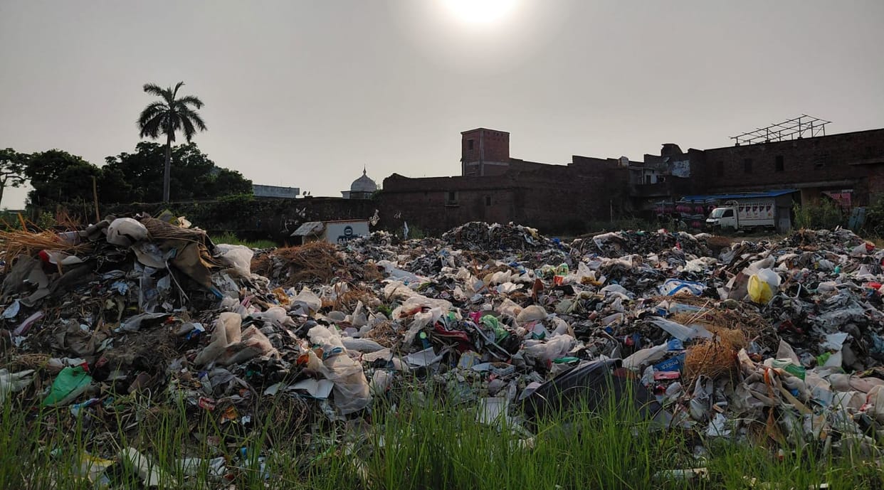 Garbage has become a problem among the population, people are angry due to the fear of spreading disease
