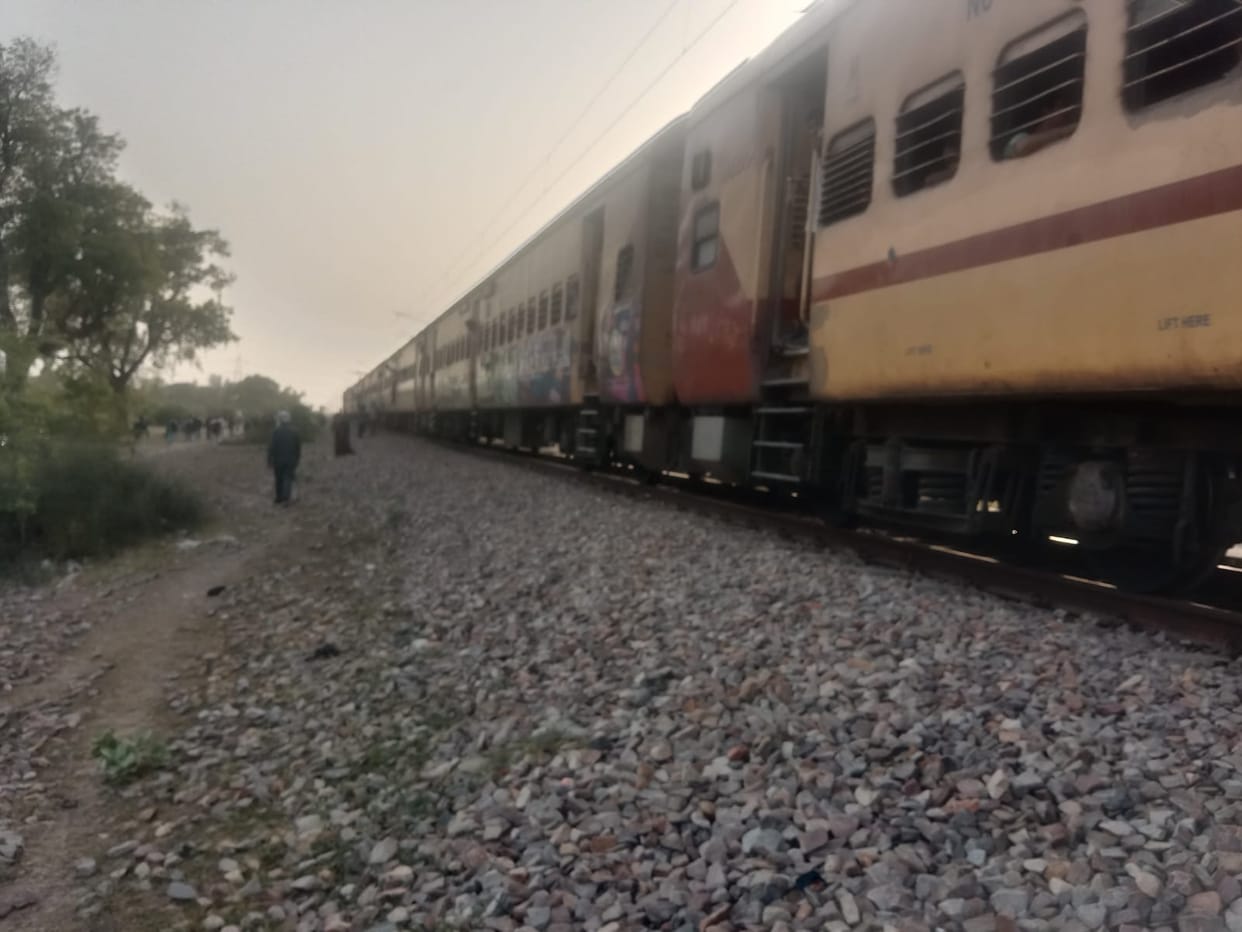 mainpuri news tundla faruukabad passenger