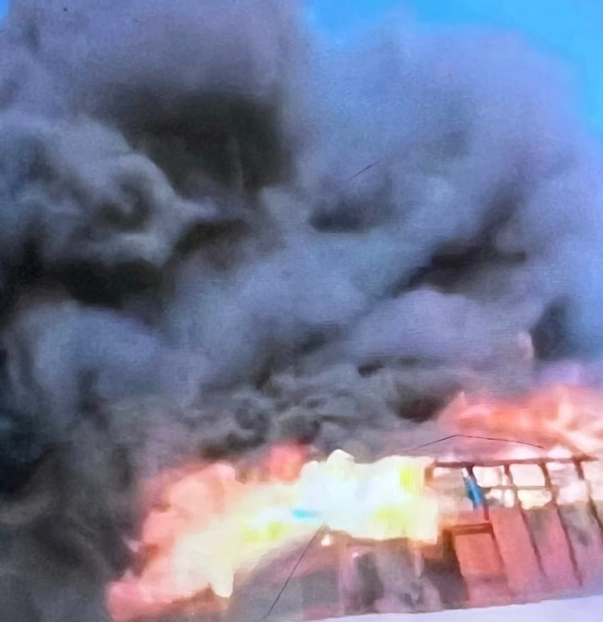 Canter catches fire on NH-44, driver saves his life by jumping