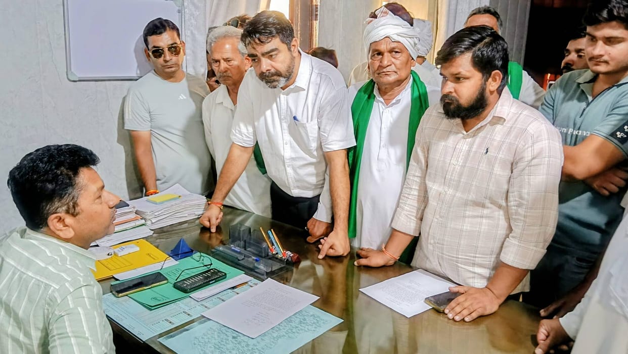 Demand to ban vehicles passing through Bhainsa to save toll