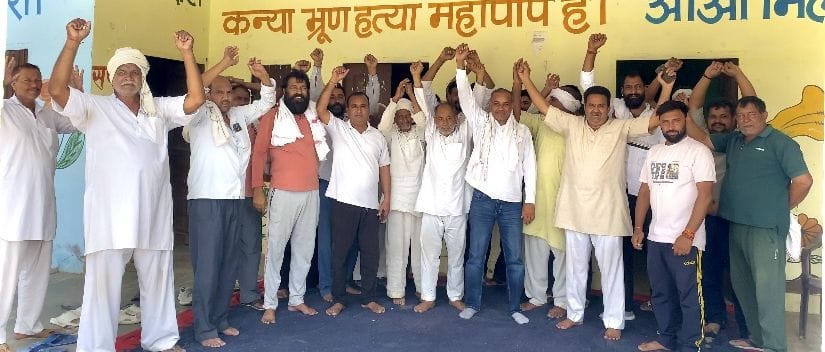 Even after the Jagmag Yojana, darkness prevailed in Rewari Kheda, villagers raised slogans and expressed their anger.