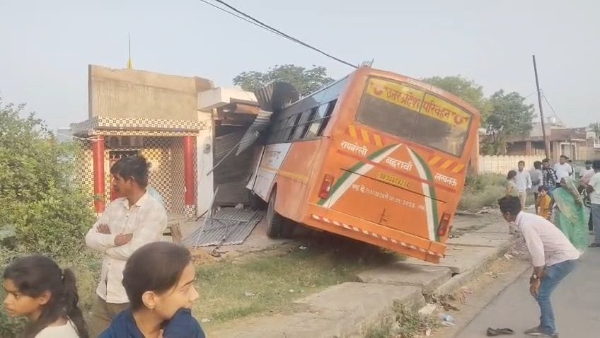 Uncontrolled bus rams into shops, operator and seven others injured