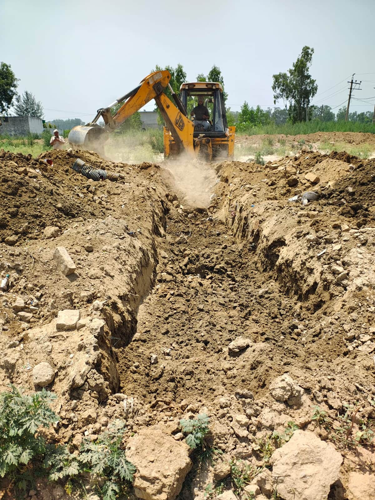 DTP team demolished roads in illegal colony in Indri