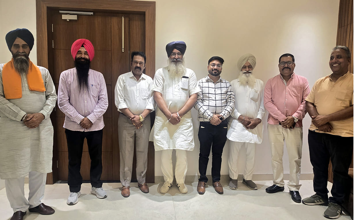 Preparations to raise the issue of dilapidated roads in the meeting of the Grievance Redressal Committee