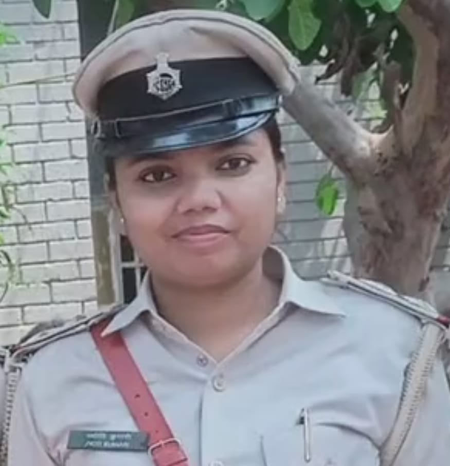 Audio recording transaction accused in kidnapping case lady inspector viral, SSP suspends her Bihar
