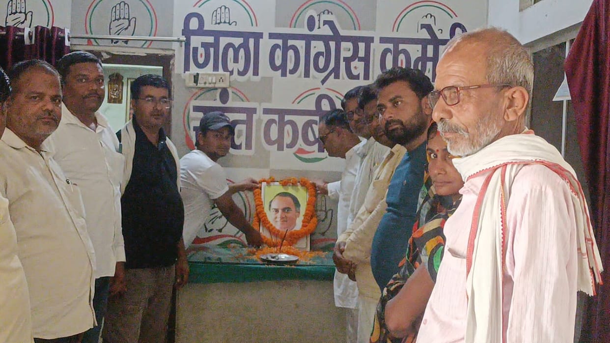 Rajiv Gandhi was the architect of modern India.