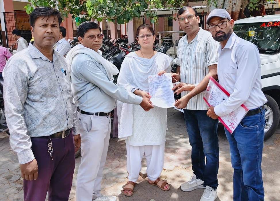 Teachers distressed by census duties amidst scorching heat and heatwaves.