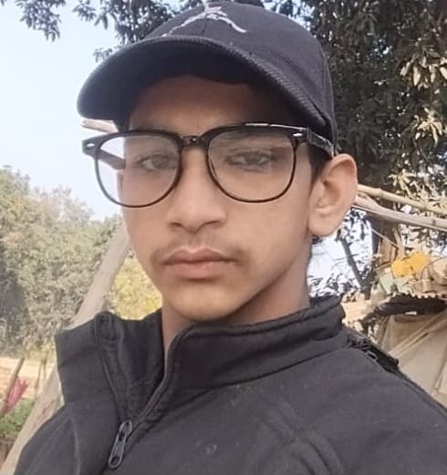 Brothers quarrel over a bike, one burns the bike and the other kills himself