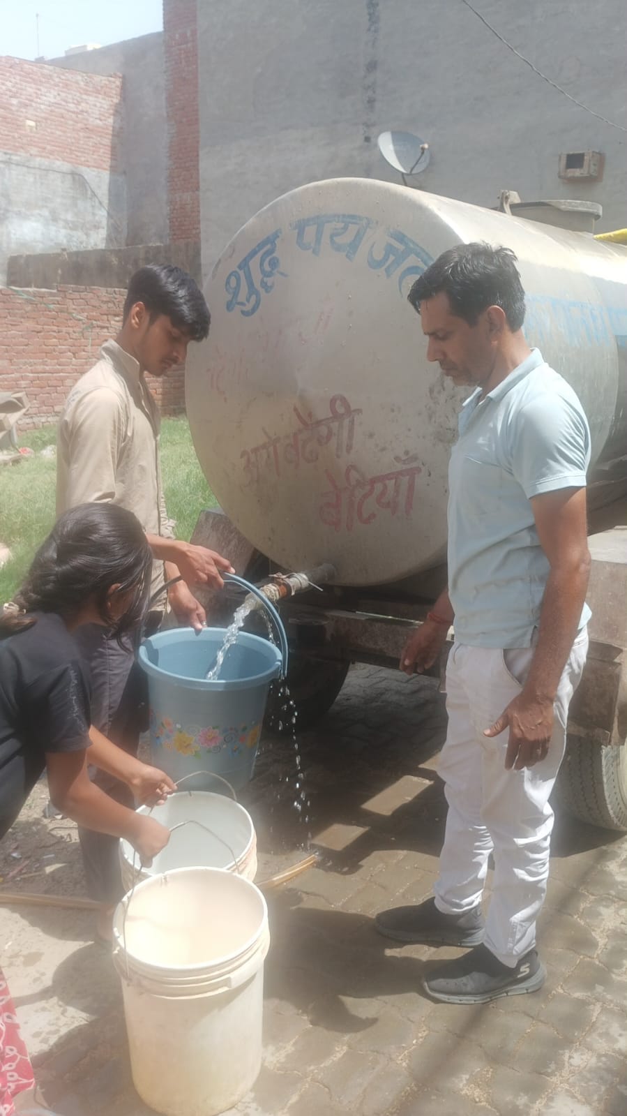 People facing water crisis for two days got relief when tankers arrived