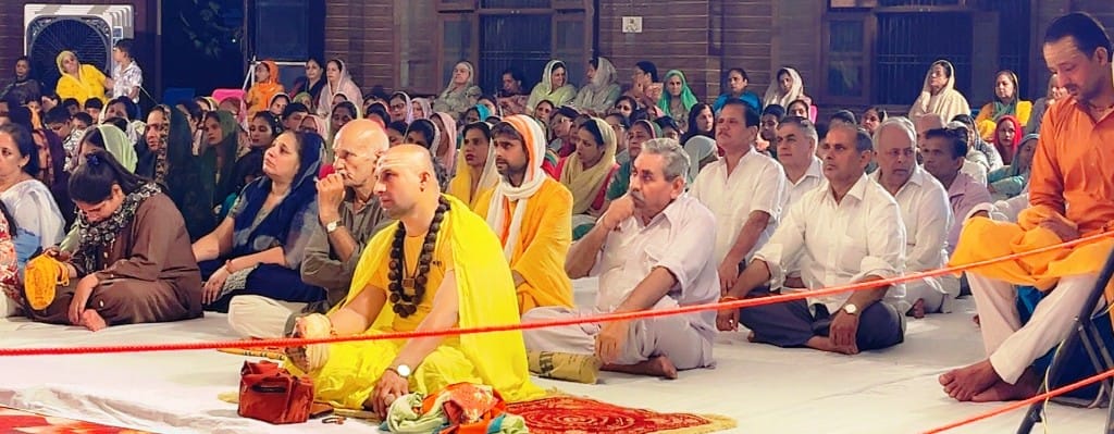 Worship the Lord during Purushottam Month: Shyamanand