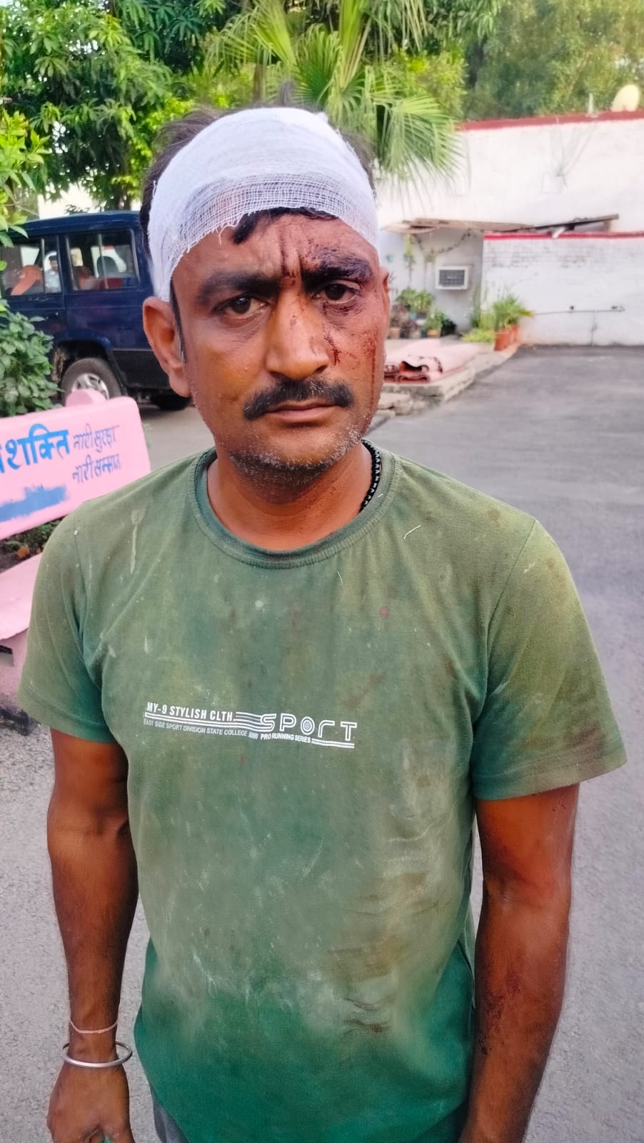 Three youths beat up a labourer