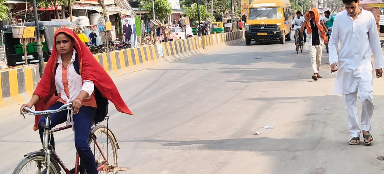 Mercury crosses 40 degrees Celsius... people suffering from heat