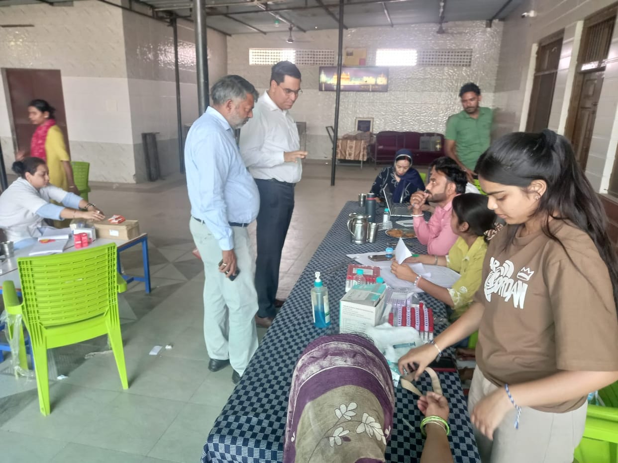 400 people were examined in a health check-up camp in 4 days, one was confirmed to have jaundice.