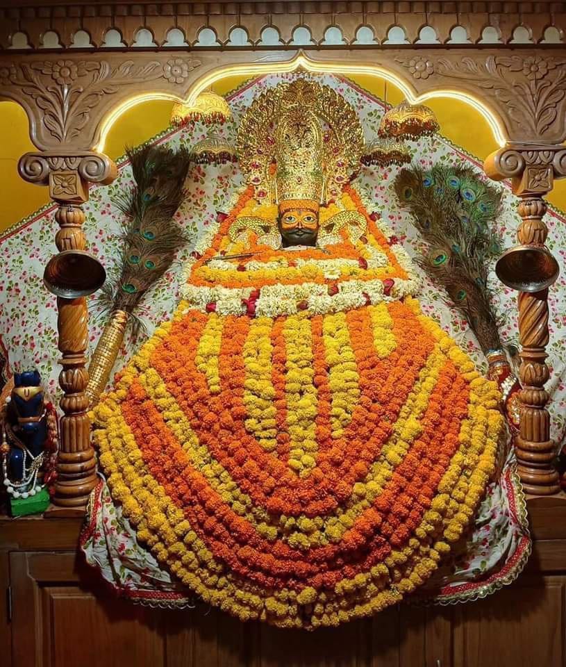 Cheers for Baba Shyam resonated, devotees danced to the hymns.