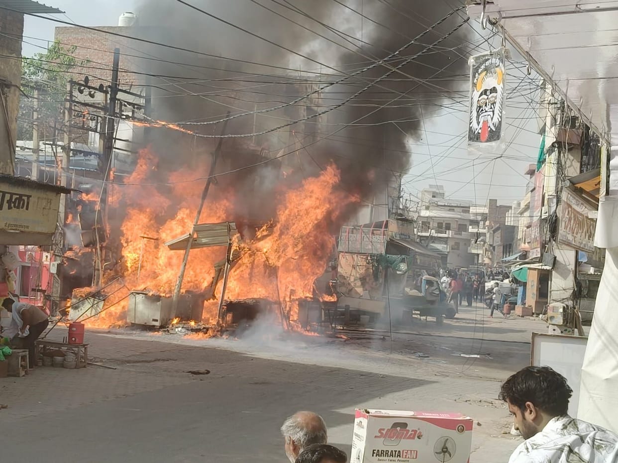 Three flower vendors' stalls were gutted in a transformer fire.