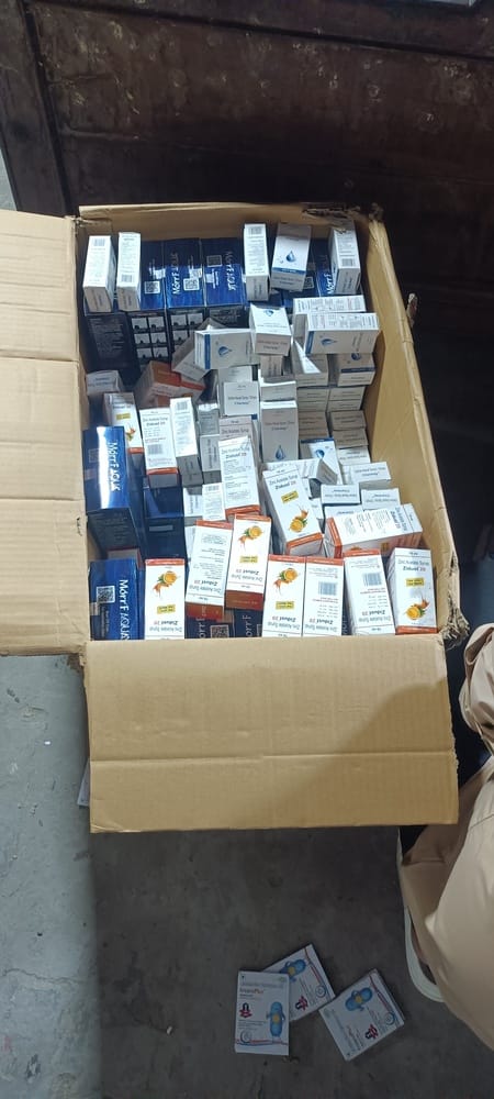 Warehouse was raided after breaking the lock, smuggling of sample medicines was caught