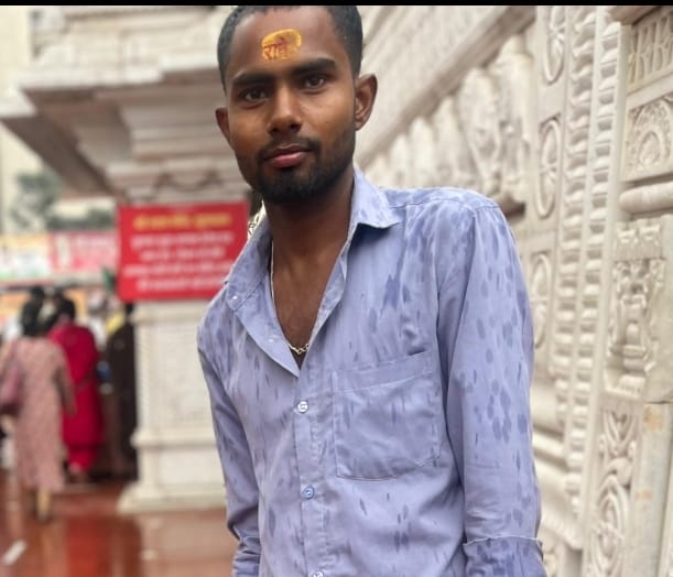 A young man going to meet his aunt died in a road accident.