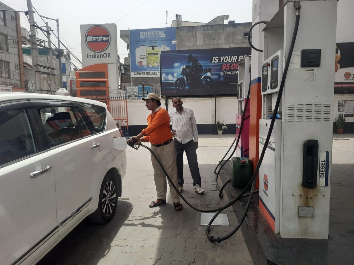 Petrol hits century, diesel also crosses 90
