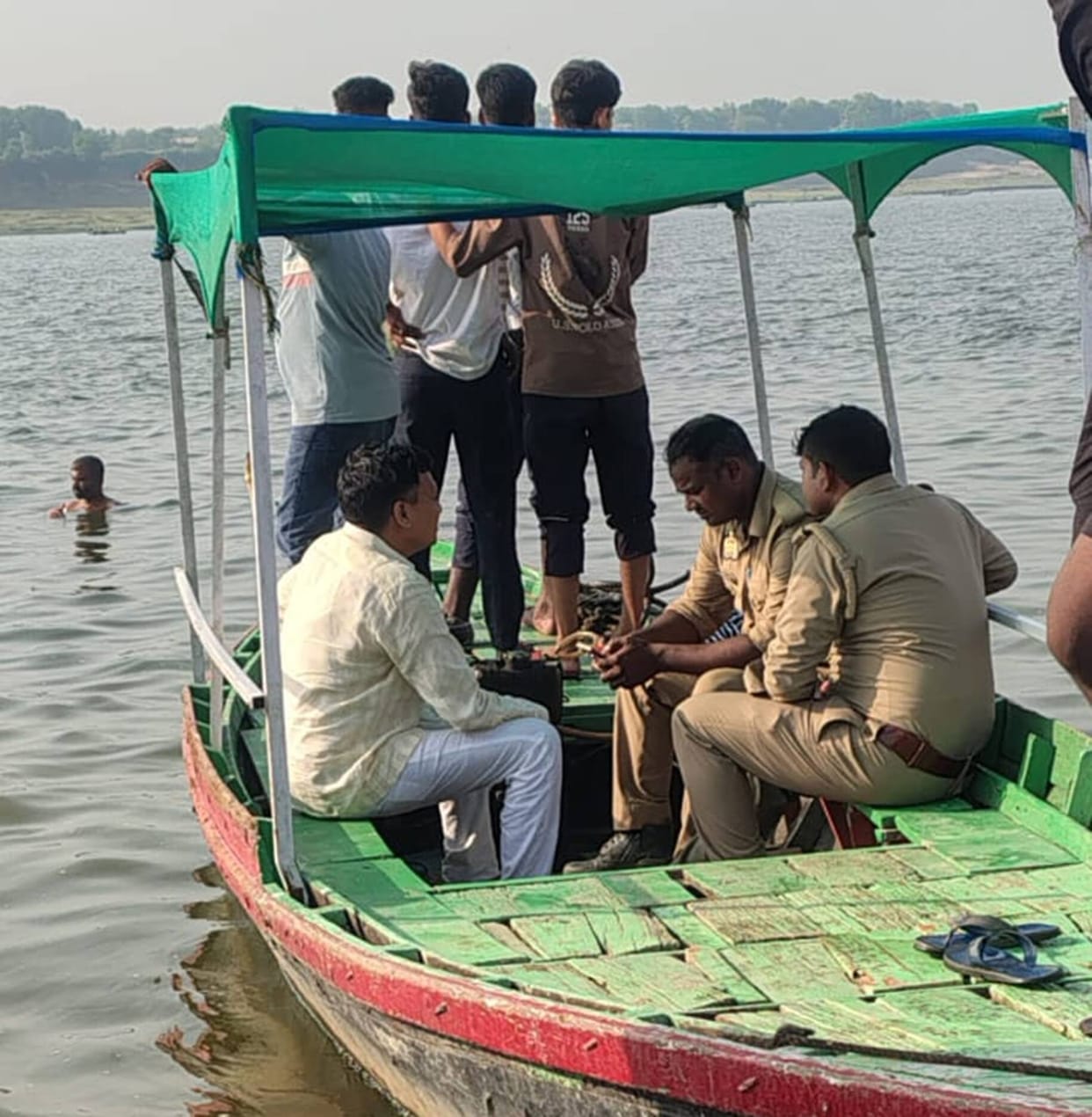 Youth Drowns While Bathing in the Ganges; Body Recovered Within Two Hours