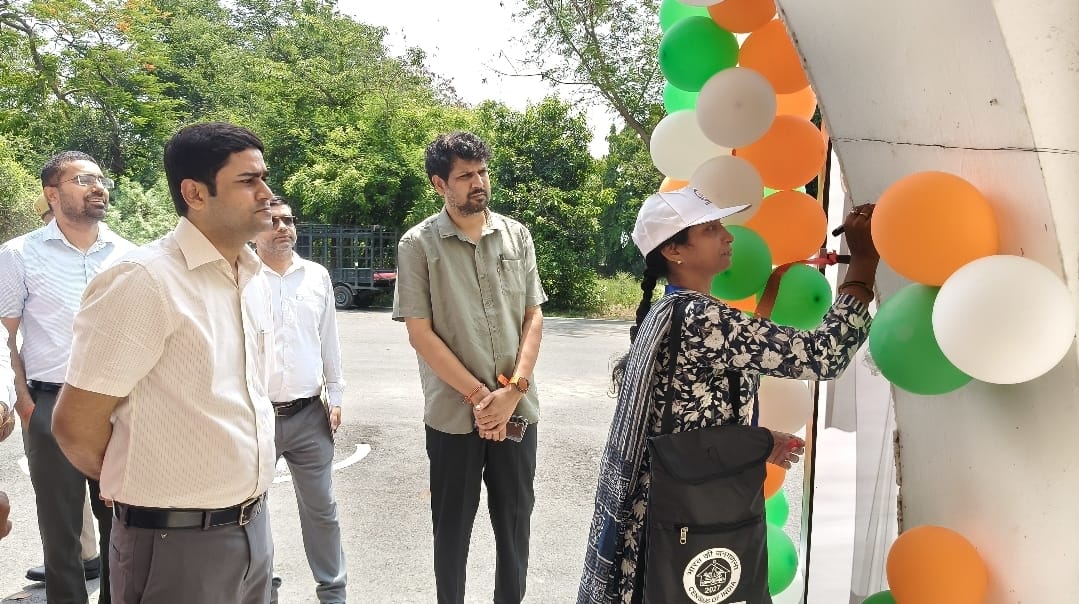 House counting and listing work for census begins