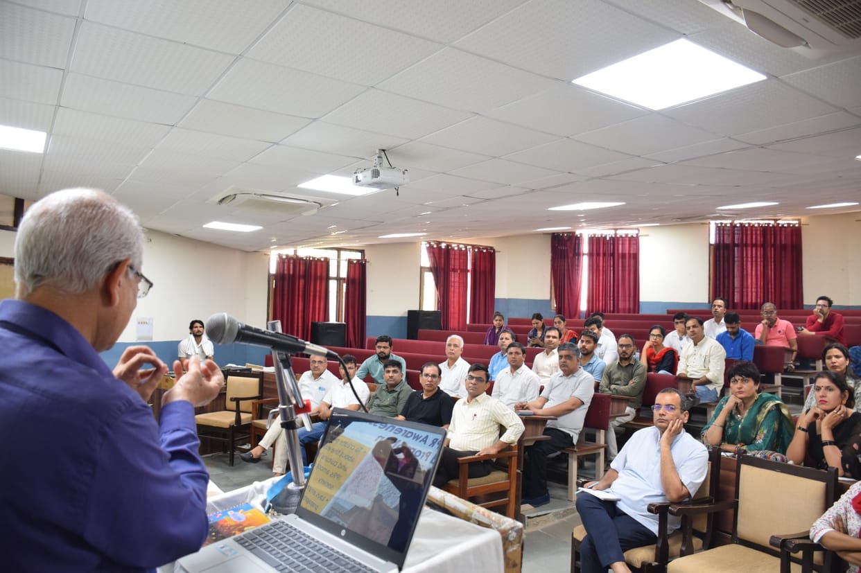 Trained on the increasing utility of online courses