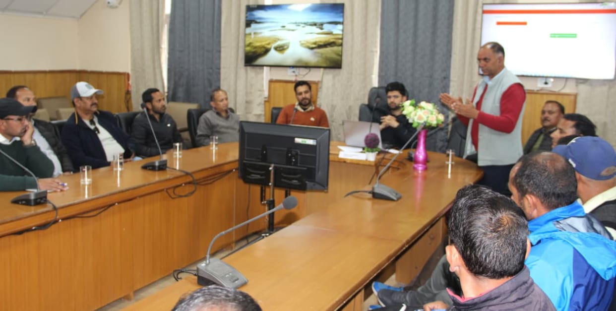 The voting process was explained to the employees through a rehearsal.