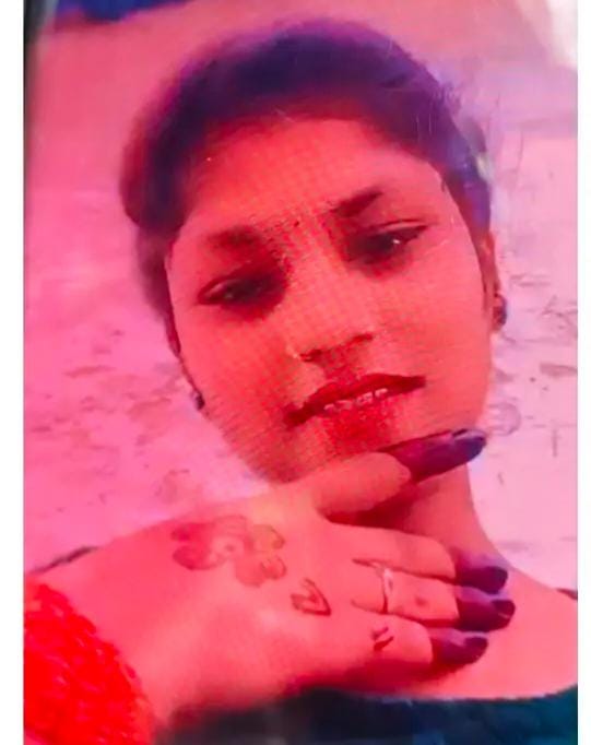 The bodies of a young man and woman were found hanging in their respective homes in Bharwari.
