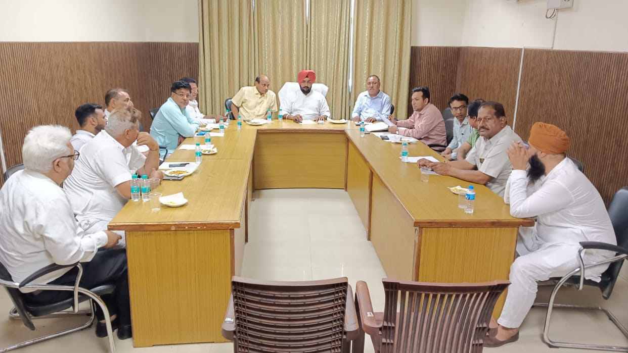 Consensus reached on development works in the market committee meeting