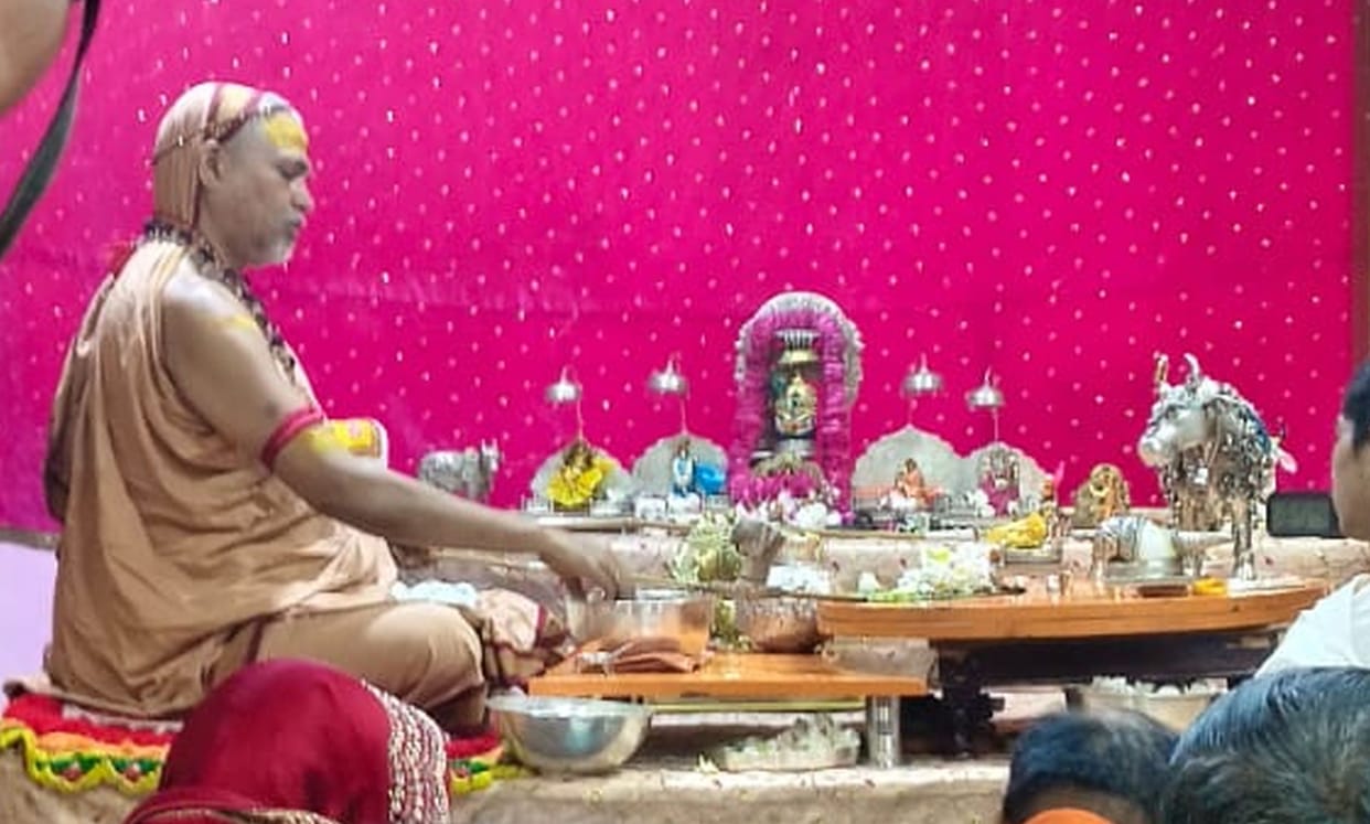 Cow service is the ultimate duty of human life: Shankaracharya