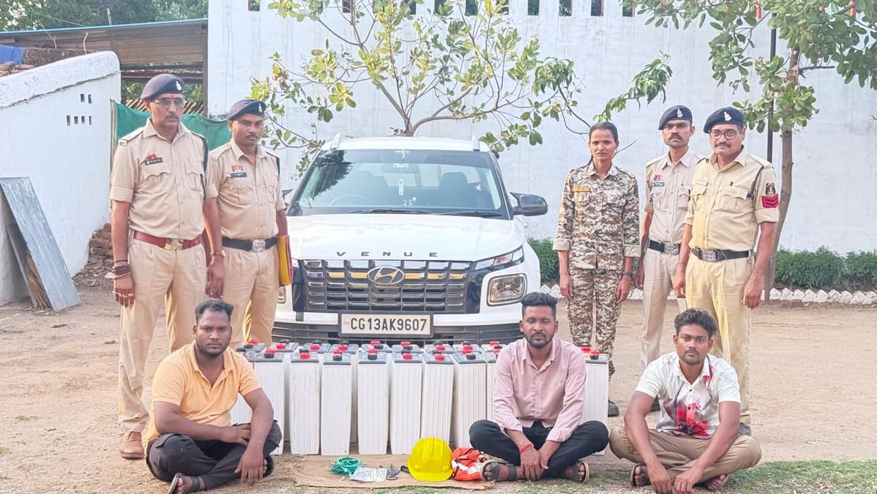 Five accused employees arrested in case of battery theft from tower in Kanker