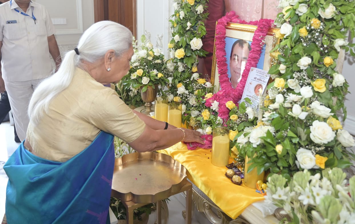 The Governor paid tribute to Prateek Yadav.