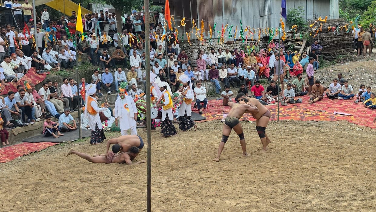 Yuvraj, Bhushan and Saurav emerged winners in the Naihar Lakhdata Dangal.